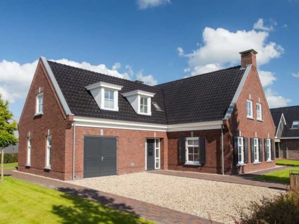 Къща в София, Дружба 1 - 150 кв.м за 1700 €/кв.м - Снимка #1