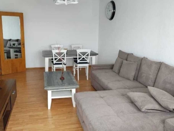 Дава се под наем Двустаен апартамент в Пловдив, Коматево - 60 кв.м за 204 € - Снимка #1