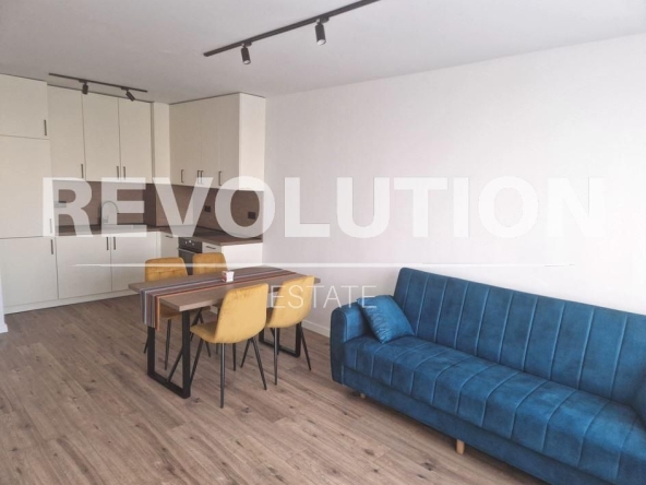 Дава се под наем Двустаен апартамент в Варна, Младост 1 - 60 кв.м за 550 € - Снимка #1