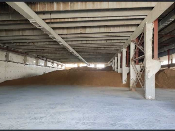 Дава се под наем Склад в Варна, Северна промишлена зона - 2400 кв.м за 7181.31 € - Снимка #1