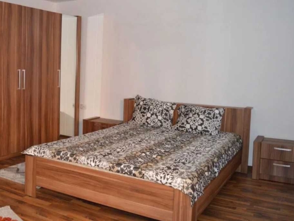 Дава се под наем Тристаен апартамент в Пловдив, Тракия - 86 кв.м за 255 € - Снимка #1