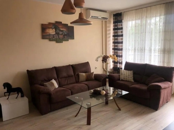 Дава се под наем Тристаен апартамент в Пловдив, Младежки Хълм - 125 кв.м за 663 € - Снимка #1