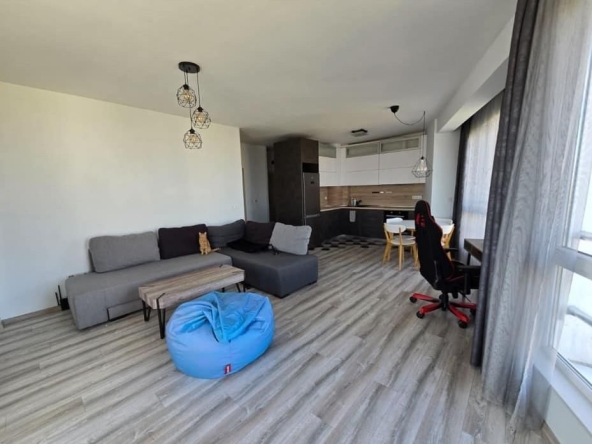 Дава се под наем Двустаен апартамент в София, Студентски град - 90 кв.м за 850 € - Снимка #1