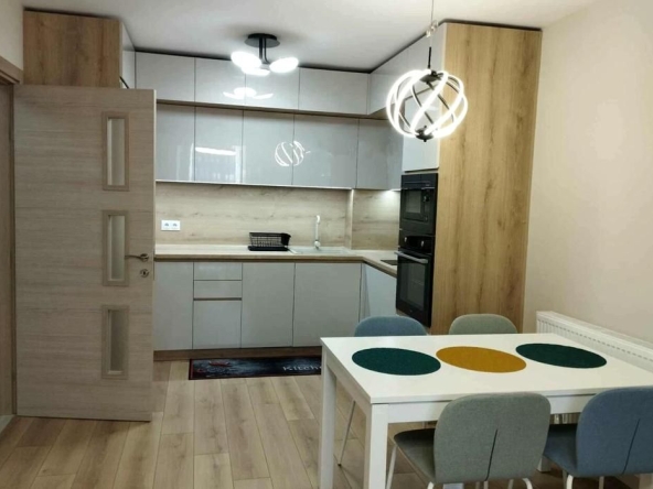 Дава се под наем Двустаен апартамент в Пловдив, Христо Смирненски - 70 кв.м за 765 € - Снимка #1