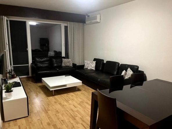 Дава се под наем Тристаен апартамент в Пловдив, Кючук Париж - 93 кв.м за 511 € - Снимка #1