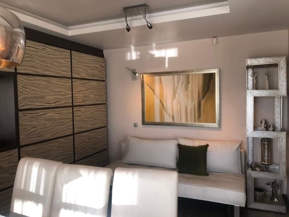 Дава се под наем Двустаен апартамент в София, Център - 125 кв.м за 949 € - Снимка #1