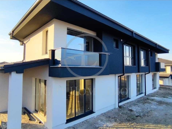 Къща в с. Марково, Област Пловдив - 188 кв.м за 1516 €/кв.м - Снимка #1