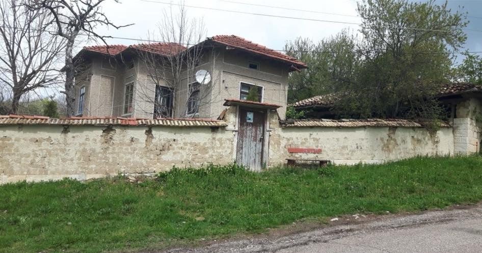 Къща в с. Ломци, Област Търговище - 100 кв.м за 148 €/кв.м - Снимка #1