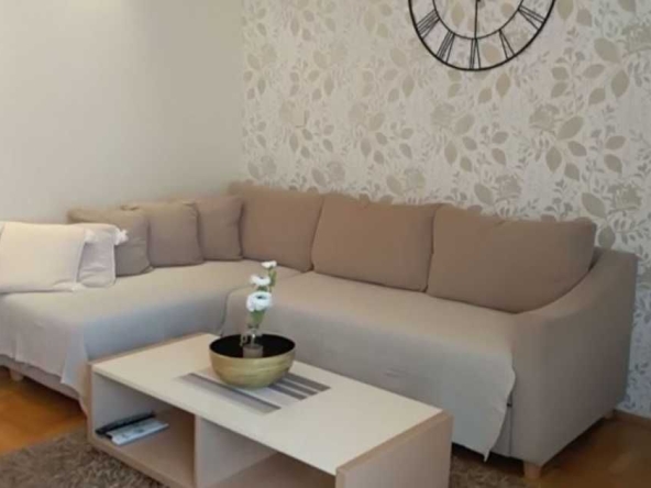 Дава се под наем Едностаен апартамент в Пловдив, Христо Смирненски - 40 кв.м за 178.5 € - Снимка #1