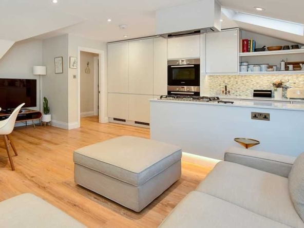 Дава се под наем Едностаен апартамент в Бургас, Крайморие - 40 кв.м за 193.8 € - Снимка #1