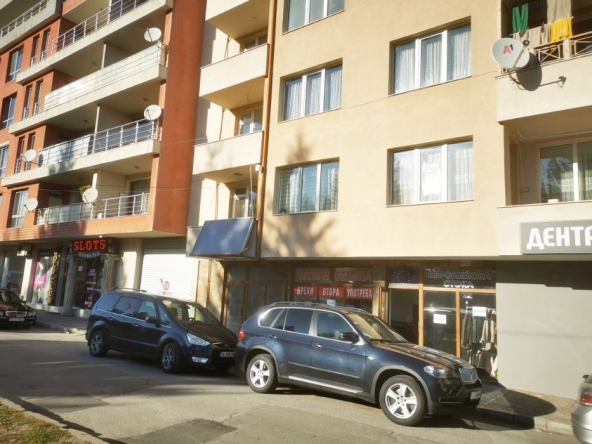 Магазин в Разлог - 146 кв.м за 1100 €/кв.м - Снимка #1