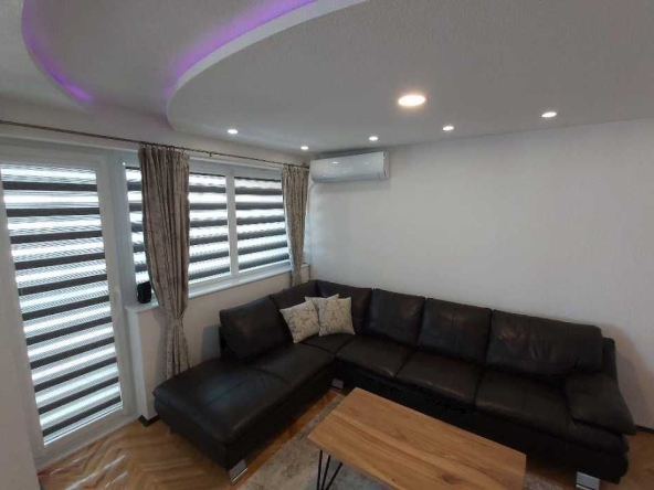 Дава се под наем Тристаен апартамент в Бургас, Меден рудник - зона Г - 85 кв.м за 290.7 € - Снимка #1