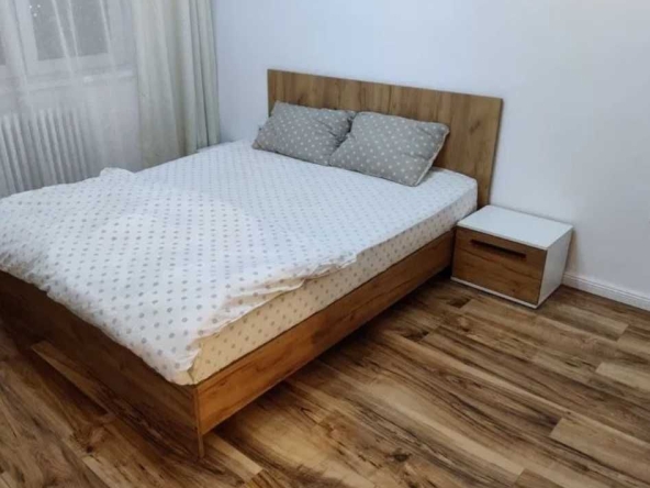 Дава се под наем Тристаен апартамент в Пловдив, Център - 74 кв.м за 198.9 € - Снимка #1