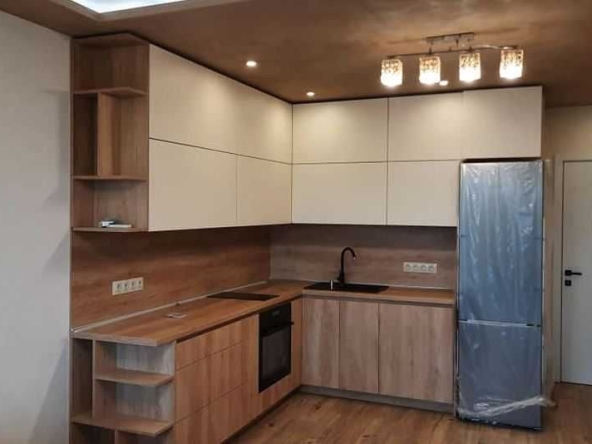 Дава се под наем Тристаен апартамент в София, Младост 3 - 82 кв.м за 747.66 € - Снимка #1