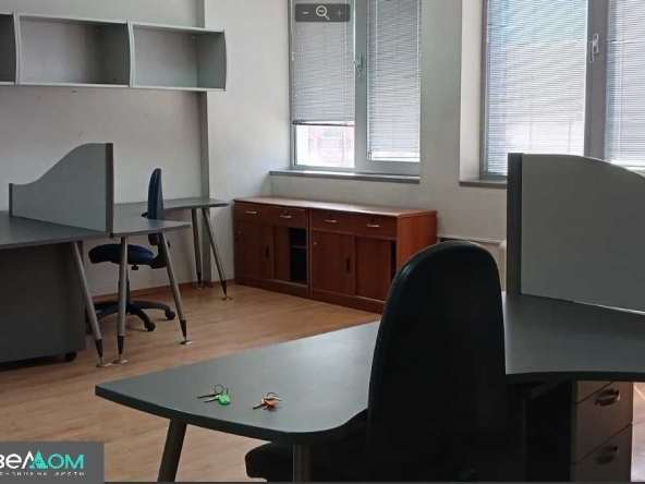 Дава се под наем Офис в Варна, Западна промишлена зона - 15 кв.м за 255 € - Снимка #1