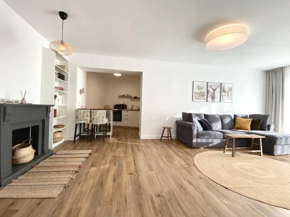 Дава се под наем Двустаен апартамент в Пловдив, Гагарин - 63 кв.м за 255 € - Снимка #1