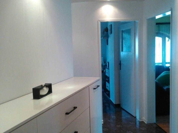 Тристаен апартамент в Асеновград - 85 кв.м за 900 €/кв.м - Снимка #1