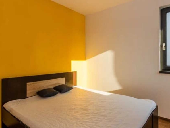 Дава се под наем Тристаен апартамент в Пловдив, Мараша - 90 кв.м за 290.7 € - Снимка #1