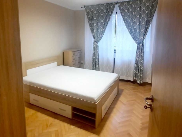Дава се под наем Двустаен апартамент в София, Хиподрума - 76 кв.м за 648.21 € - Снимка #1