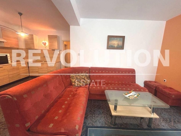 Дава се под наем Тристаен апартамент в Варна, Център - 90 кв.м за 500 € - Снимка #1