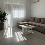 Дава се под наем Тристаен апартамент в Бургас, Зорница - 110 кв.м за 341.7 € - Снимка #1