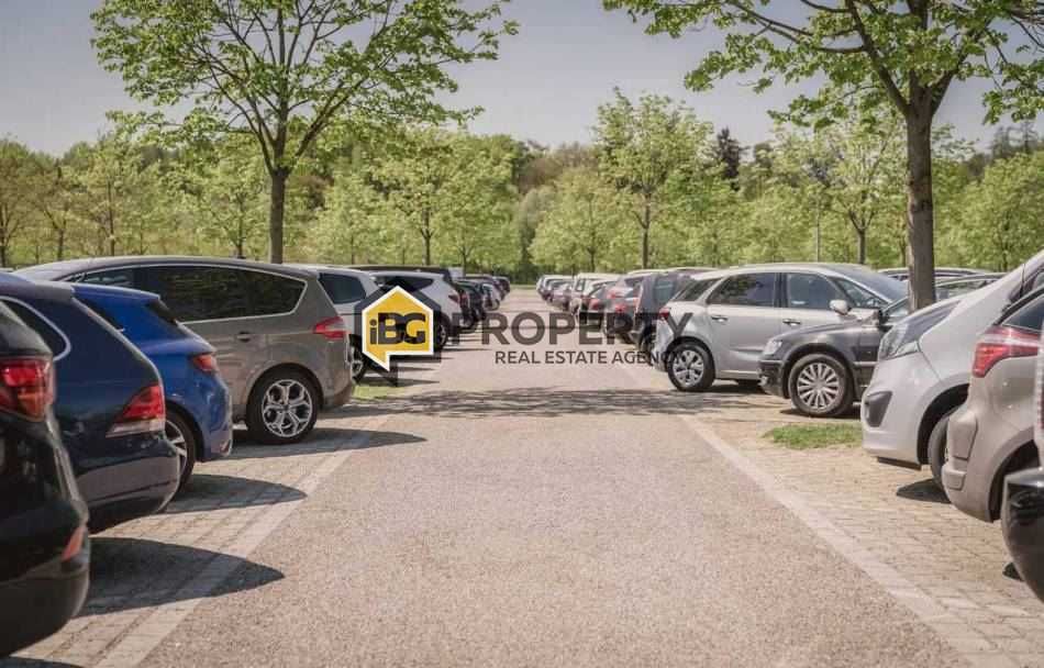 Дава се под наем Гараж / Паркомясто в Бяла - 15 кв.м за 6782.49 € - Снимка #1