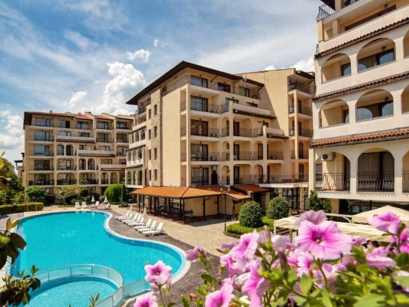 Тристаен апартамент в к.к. Слънчев бряг - 96 кв.м за 936 €/кв.м - Снимка #1