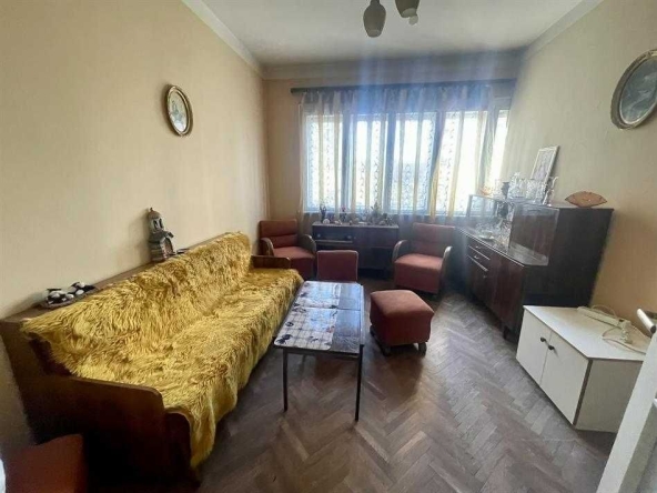Тристаен апартамент в Габрово, Център - 120 кв.м за 629 €/кв.м - Снимка #1