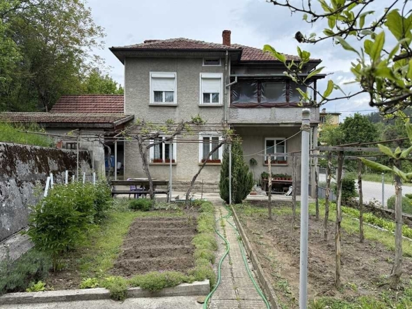 Къща в Габрово, Хаджицонев мост - 256 кв.м за 399 €/кв.м - Снимка #1