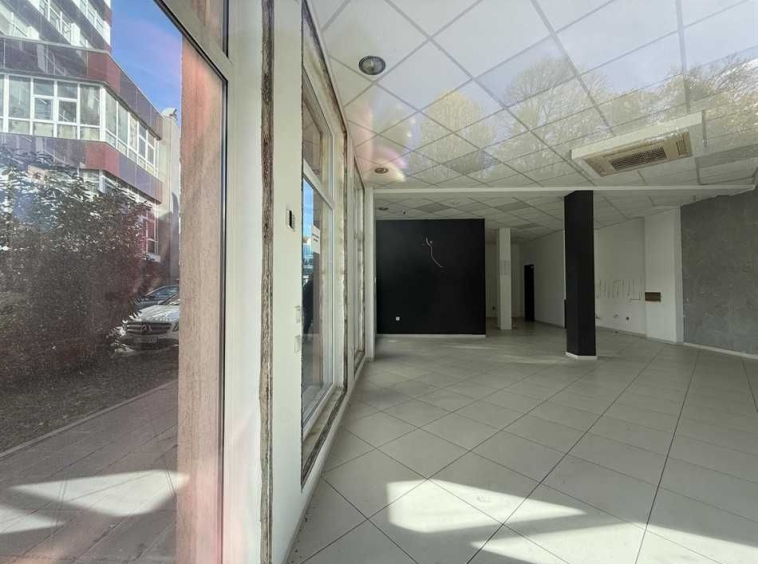 Дава се под наем Магазин в Габрово, Беленци - 1000 кв.м за 510 € - Снимка #1