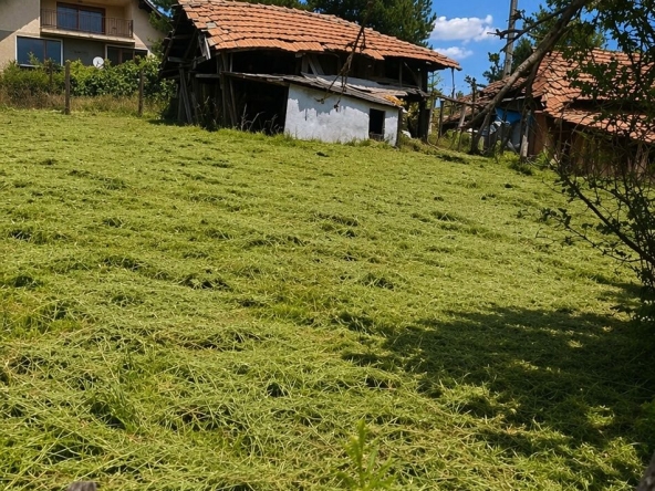 Парцел в с. Радуй, Област Перник - 871 кв.м за 15 €/кв.м - Снимка #1