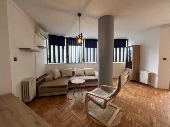 Дава се под наем Четиристаен апартамент в София, Стрелбище - 190 кв.м за 1020 € - Снимка #1