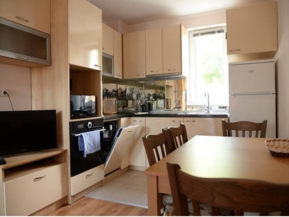 Дава се под наем Двустаен апартамент в Свети Влас - 63 кв.м за 306 € - Снимка #1