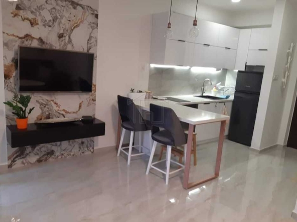 Дава се под наем Двустаен апартамент в Пловдив, Тракия - 62 кв.м за 270.3 € - Снимка #1