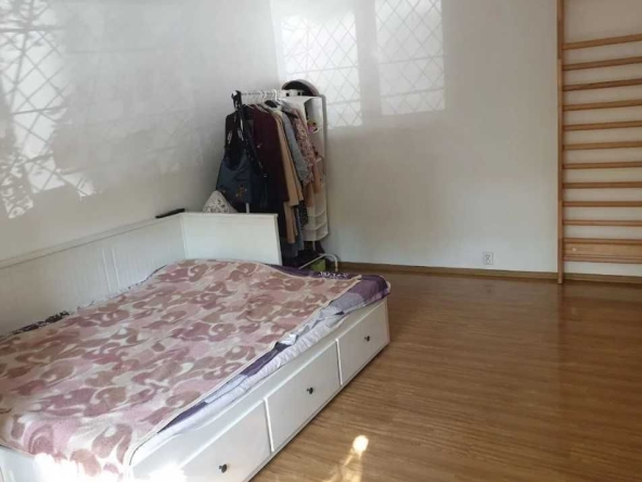 Дава се под наем Тристаен апартамент в Пловдив, Южен - 79 кв.м за 290.7 € - Снимка #1