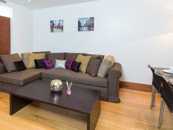 Дава се под наем Двустаен апартамент в Пловдив, Съдийски - 65 кв.м за 285.6 € - Снимка #1