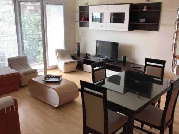 Дава се под наем Тристаен апартамент в Пловдив, Кършияка - 88 кв.м за 260.1 € - Снимка #1