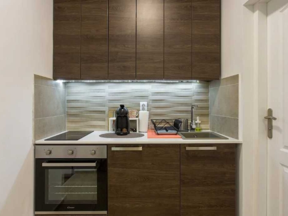 Дава се под наем Едностаен апартамент в Пловдив, Каменица 2 - 40 кв.м за 183.6 € - Снимка #1