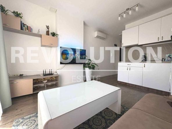 Дава се под наем Двустаен апартамент в Варна, Бриз - 58 кв.м за 797.64 € - Снимка #1