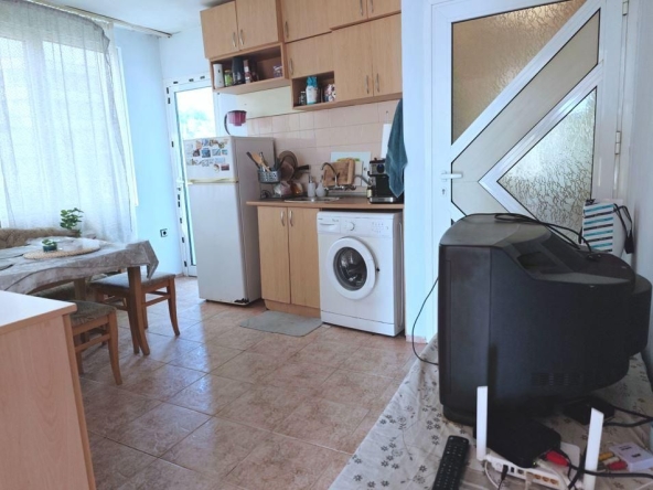 Дава се под наем Тристаен апартамент в Варна, Център - 80 кв.м за 450 € - Снимка #1