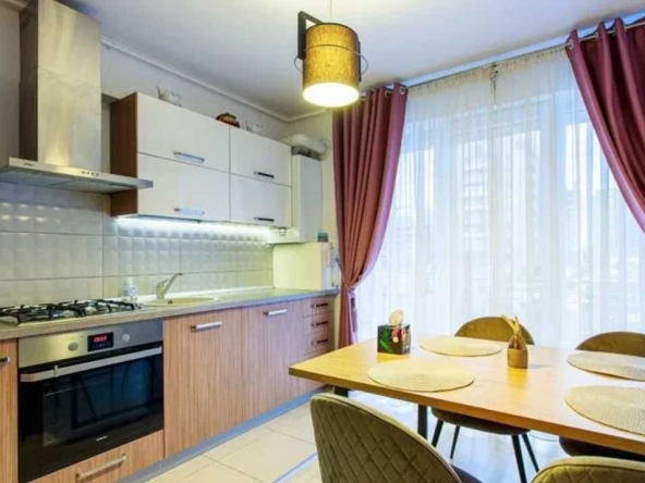 Дава се под наем Четиристаен апартамент в Пловдив, Каменица 2 - 120 кв.м за 377.4 € - Снимка #1