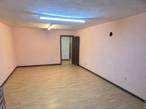 Дава се под наем Склад в София, Борово - 50 кв.м за 398.82 € - Снимка #1