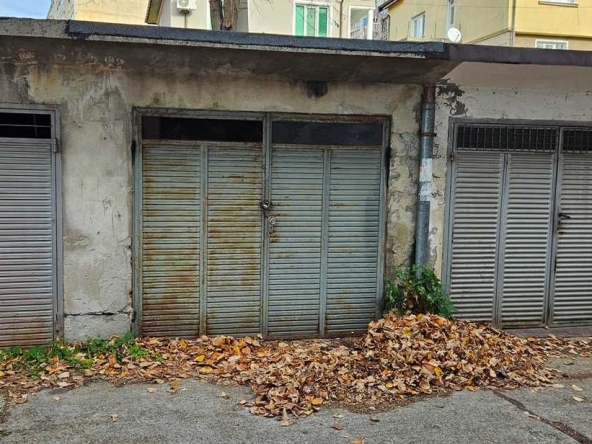 Дава се под наем Гараж / Паркомясто в Габрово, Център - 20 кв.м за 40.8 € - Снимка #1