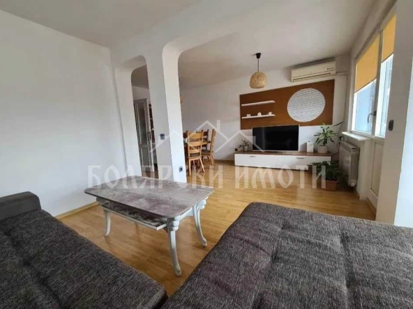 Дава се под наем Двустаен апартамент в Велико Търново, Център - 72 кв.м за 398.82 € - Снимка #1