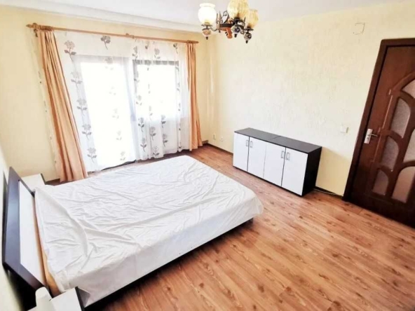 Дава се под наем Тристаен апартамент в Бургас, Крайморие - 95 кв.м за 280.5 € - Снимка #1