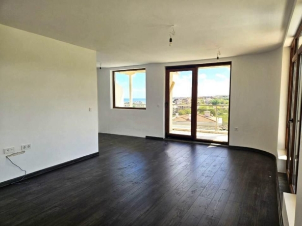 Тристаен апартамент в Созопол - 159 кв.м за 1101 €/кв.м - Снимка #1