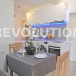 Дава се под наем Двустаен апартамент в Варна, Център - 30 кв.м за 400 € - Снимка #1