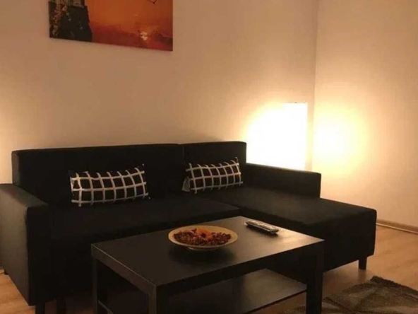 Дава се под наем Двустаен апартамент в Пловдив, Гагарин - 60 кв.м за 265.2 € - Снимка #1