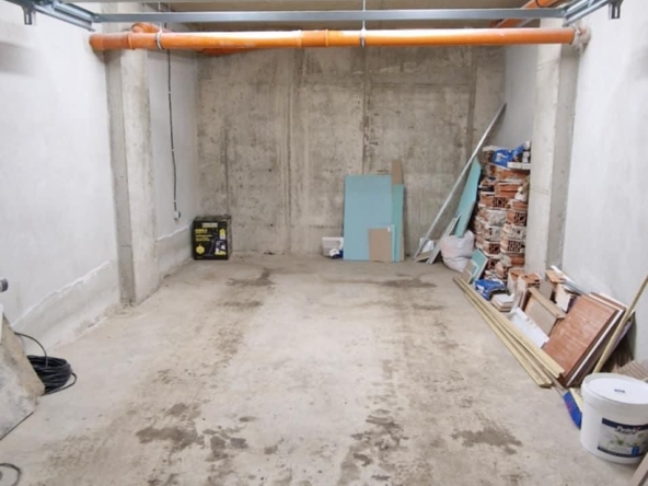 Дава се под наем Гараж / Паркомясто в София, Студентски град - 25 кв.м за 125 € - Снимка #1