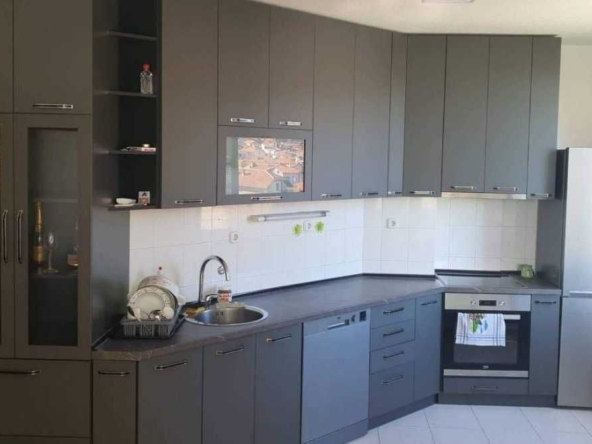 Дава се под наем Двустаен апартамент в Бургас, Възраждане - 55 кв.м за 408 € - Снимка #1